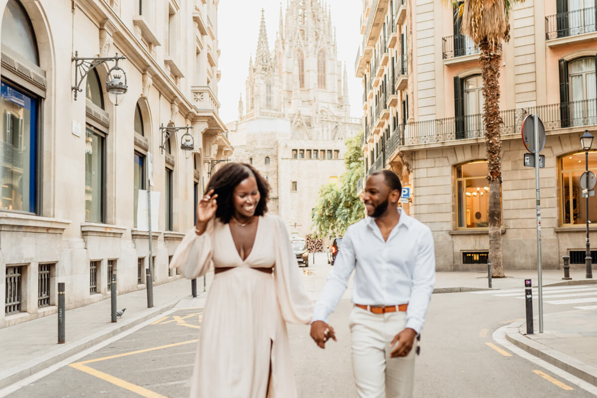 Couple session in Cathedral Barcelona