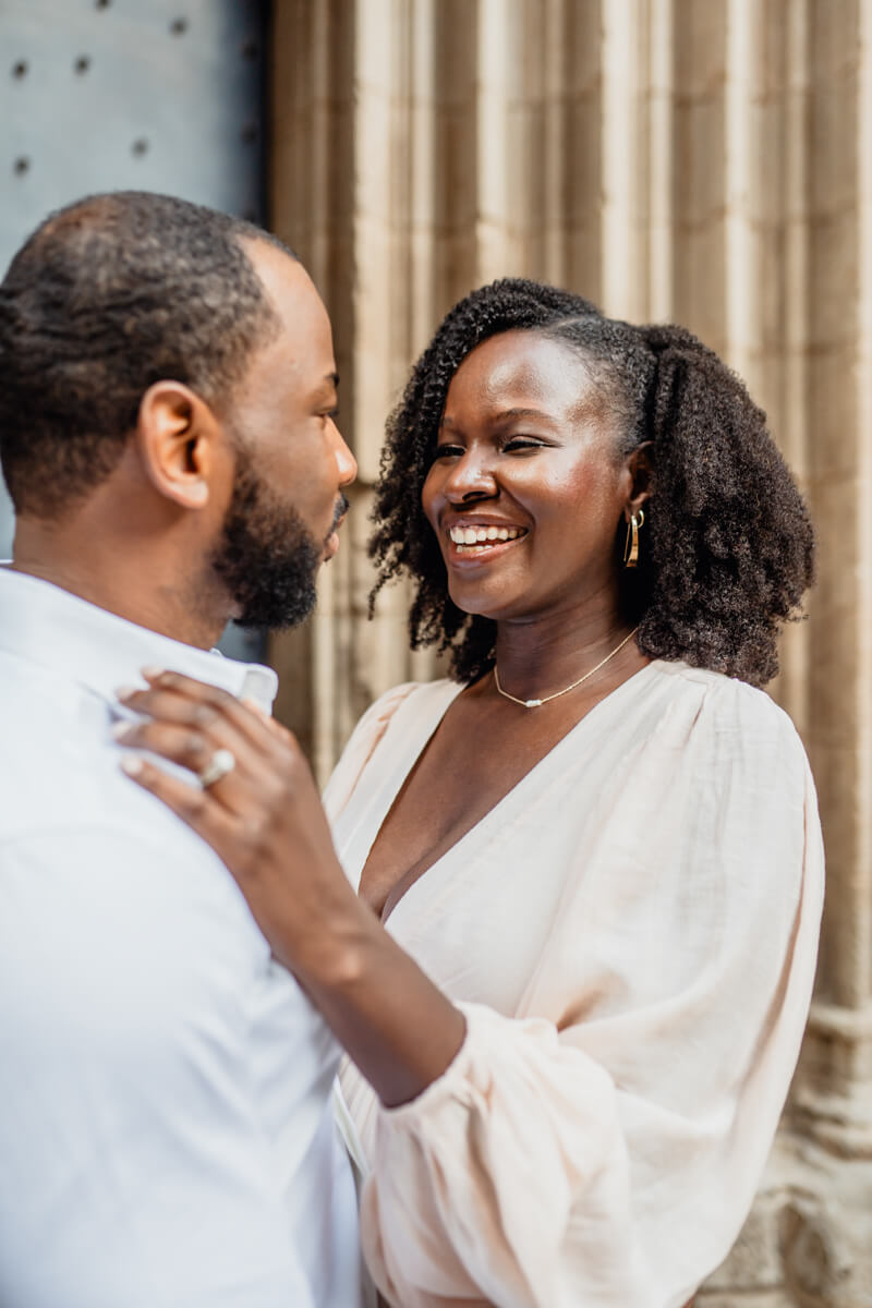 Couple photo session in Cathedral Barcelona
