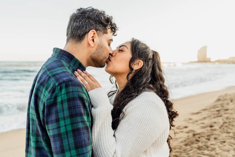 Proposal Photographer Engagement beach Barcelona