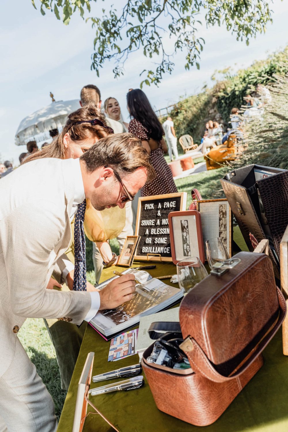 Candid Vintage Retro Wedding Barcelona